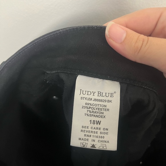 Judy Blue High Rise Button Fly Wide Leg Crop Jeans- Ivory Gem size 18 W - Picture 5 of 6